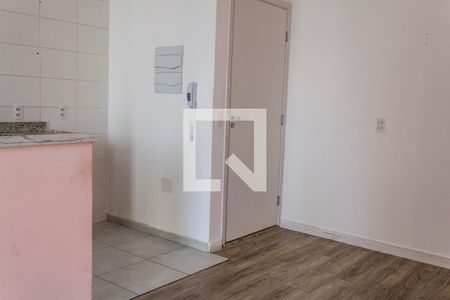 Sala de apartamento para alugar com 2 quartos, 46m² em Jardim Copiuva, Carapicuíba