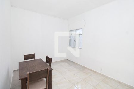 Sala de casa para alugar com 2 quartos, 75m² em Vaz Lobo, Rio de Janeiro