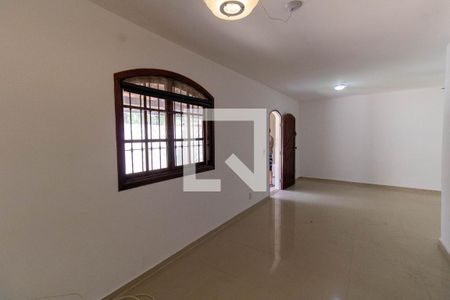 Sala de casa à venda com 3 quartos, 270m² em Maravista, Niterói