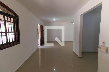 Sala de casa à venda com 3 quartos, 270m² em Maravista, Niterói