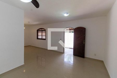 Sala de casa à venda com 3 quartos, 270m² em Maravista, Niterói