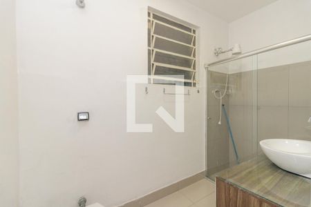 Banheiro de kitnet/studio para alugar com 1 quarto, 40m² em Santa Efigênia, São Paulo