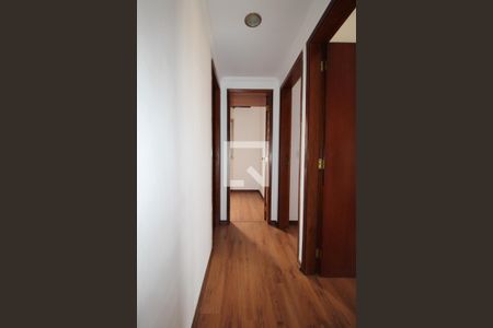 Corredor de apartamento à venda com 3 quartos, 85m² em Centro, Campinas