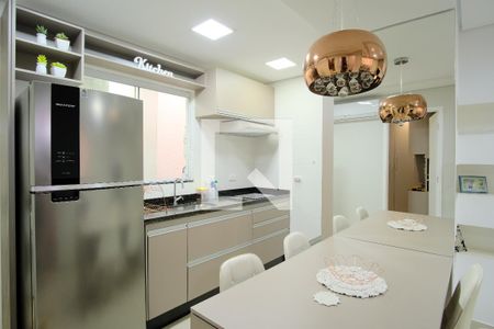 Cozinha de apartamento à venda com 2 quartos, 50m² em Vila Carrão, São Paulo