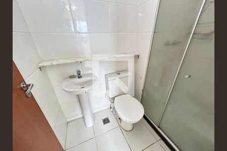 Banheiro da Suíte de apartamento para alugar com 2 quartos, 55m² em Cascadura, Rio de Janeiro