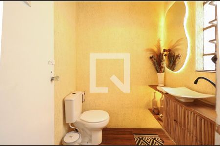 Casa à venda com 252m², 2 quartos e 5 vagas Casa à venda com 252m², 2 quartos e 5 vagasLavabo