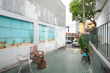 Casa à venda com 252m², 2 quartos e 5 vagas Casa à venda com 252m², 2 quartos e 5 vagasQuintal