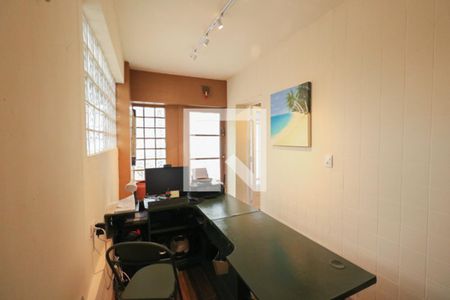 Casa à venda com 252m², 2 quartos e 5 vagas Casa à venda com 252m², 2 quartos e 5 vagasHall de Entrada