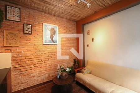 Casa à venda com 252m², 2 quartos e 5 vagas Casa à venda com 252m², 2 quartos e 5 vagasEdícula