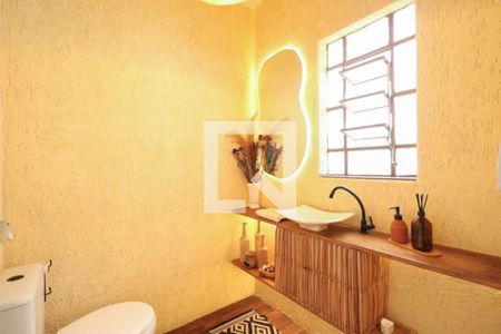 Casa à venda com 252m², 2 quartos e 5 vagas Casa à venda com 252m², 2 quartos e 5 vagasLavabo