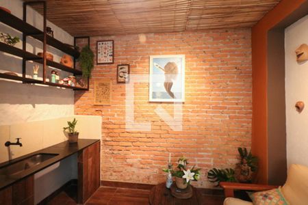 Casa à venda com 252m², 2 quartos e 5 vagas Casa à venda com 252m², 2 quartos e 5 vagasEdícula