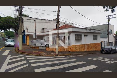Casa à venda com 252m², 2 quartos e 5 vagas Casa à venda com 252m², 2 quartos e 5 vagasFachada