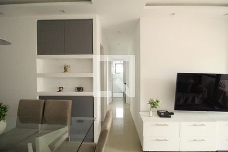 Sala - Corredor de apartamento para alugar com 3 quartos, 76m² em Jacarepaguá, Rio de Janeiro