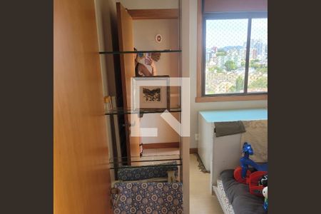 Quarto de apartamento para alugar com 3 quartos, 100m² em Passo da Areia, Porto Alegre