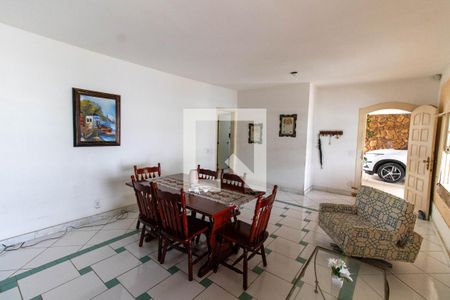 Sala de casa à venda com 3 quartos, 230m² em Piratininga, Niterói