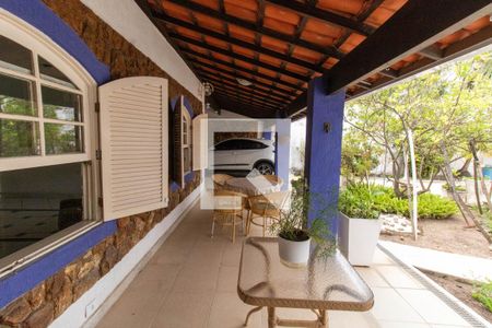 Varanda Sala de casa à venda com 3 quartos, 230m² em Piratininga, Niterói