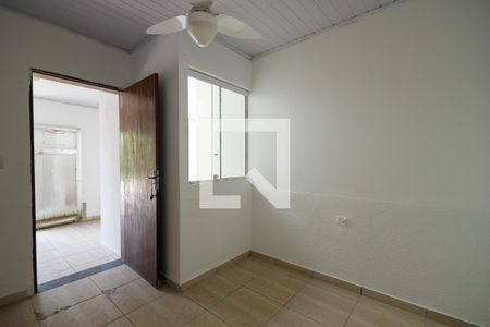 Quarto 2 de casa para alugar com 2 quartos, 62m² em Esplanada Santa Terezinha, Taubaté