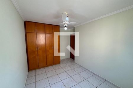 Dormitório 01 de apartamento para alugar com 2 quartos, 65m² em Presidente Medici, Ribeirão Preto