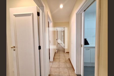 Corredor  de apartamento para alugar com 4 quartos, 116m² em Botafogo, Rio de Janeiro