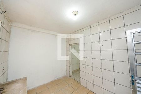 Cozinha de casa para alugar com 1 quarto, 24m² em Jardim Tiete, São Paulo