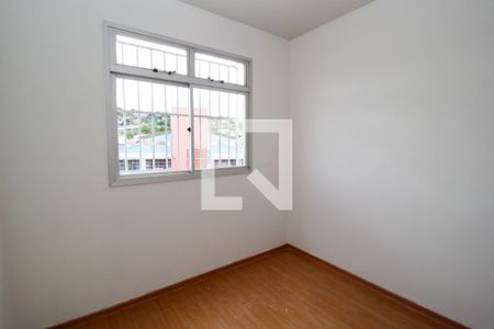 Quarto de apartamento à venda com 3 quartos, 70m² em Fernão Dias, Belo Horizonte