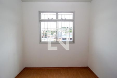 Quarto de apartamento à venda com 3 quartos, 70m² em Fernão Dias, Belo Horizonte