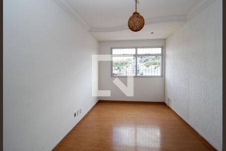 Sala de apartamento à venda com 3 quartos, 70m² em Fernão Dias, Belo Horizonte