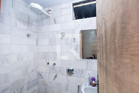 Banheiro de kitnet/studio para alugar com 1 quarto, 27m² em Lourdes, Belo Horizonte