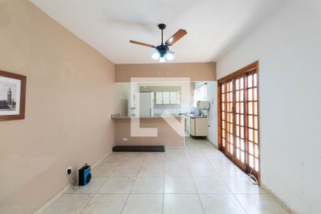 Sala/Cozinha de casa para alugar com 3 quartos, 150m² em Vila Uniao (zona Leste), São Paulo