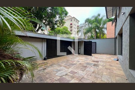 Garagem de casa para alugar com 4 quartos, 650m² em Jardim Paulista, São Paulo