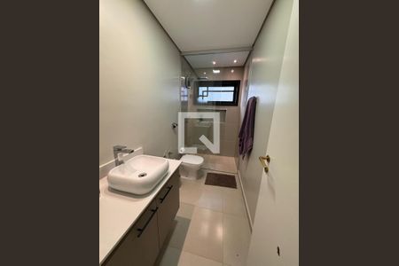 Banheiro de casa à venda com 4 quartos, 500m² em Parque dos Principes, São Paulo