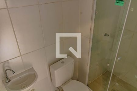 Banheiro de kitnet/studio para alugar com 1 quarto, 20m² em Vila Mira, São Paulo