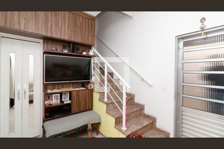 Sala de casa de condomínio à venda com 2 quartos, 73m² em Vila Paranaguá, São Paulo