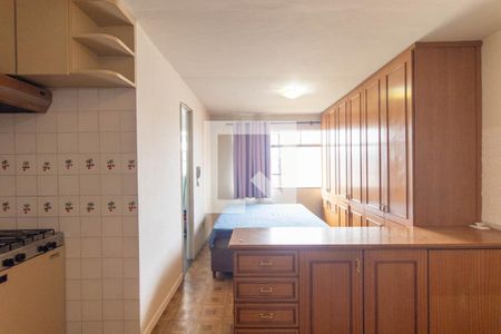 Sala/Cozinha/Quarto de apartamento para alugar com 1 quarto, 30m² em Novo Mundo, Curitiba