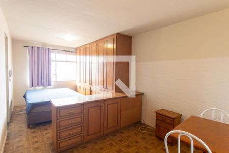 Sala/Cozinha/Quarto de apartamento para alugar com 1 quarto, 30m² em Novo Mundo, Curitiba