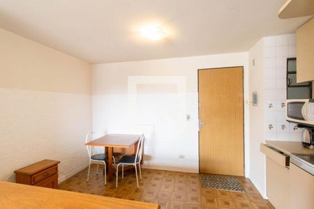 Sala/Cozinha/Quarto de apartamento para alugar com 1 quarto, 30m² em Novo Mundo, Curitiba