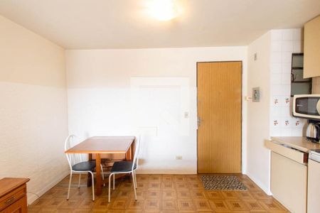 Sala/Cozinha/Quarto de apartamento para alugar com 1 quarto, 30m² em Novo Mundo, Curitiba