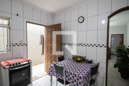 Casa à venda com 125m², 4 quartos e 2 vagas Casa à venda com 125m², 4 quartos e 2 vagasCozinha