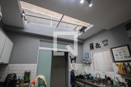 Casa à venda com 125m², 4 quartos e 2 vagas Casa à venda com 125m², 4 quartos e 2 vagasTeto de vidro