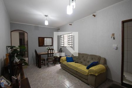 Casa à venda com 125m², 4 quartos e 2 vagas Casa à venda com 125m², 4 quartos e 2 vagasSala casa 1