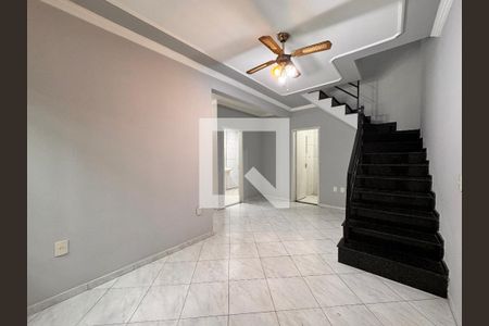 Sala de casa para alugar com 2 quartos, 75m² em Jardim Ana Maria, Santo André