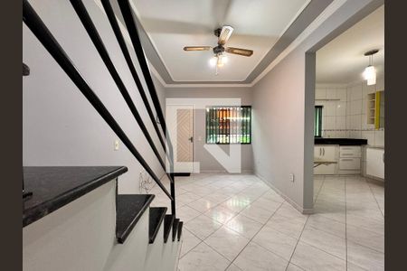 Sala de casa para alugar com 2 quartos, 75m² em Jardim Ana Maria, Santo André