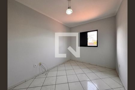 Quarto 1 de casa para alugar com 2 quartos, 77m² em Jardim Ana Maria, Santo André