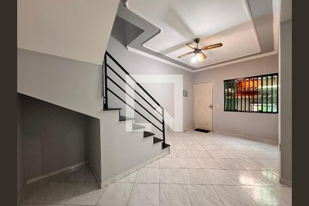 Sala de casa à venda com 2 quartos, 77m² em Jardim Ana Maria, Santo André