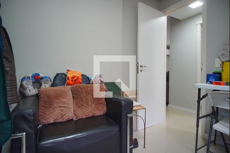 Quarto 2 de apartamento para alugar com 2 quartos, 55m² em Jardim Carvalho, Porto Alegre