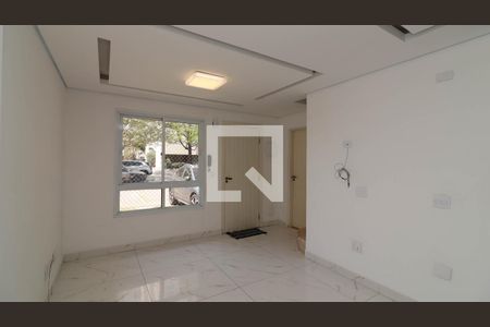 Sala de casa de condomínio para alugar com 3 quartos, 100m² em Jardim Santa Maria, São Paulo