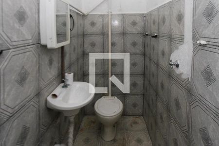 Banheiro de casa para alugar com 1 quarto, 40m² em Vila Ema, São Paulo