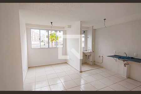 sala de apartamento para alugar com 2 quartos, 43m² em Curicica, Rio de Janeiro