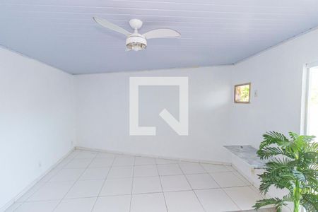 Sala/Quarto de casa de condomínio para alugar com 1 quarto, 70m² em Vila Valqueire, Rio de Janeiro