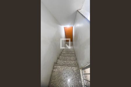 Escada de apartamento à venda com 4 quartos, 144m² em Planalto, Belo Horizonte